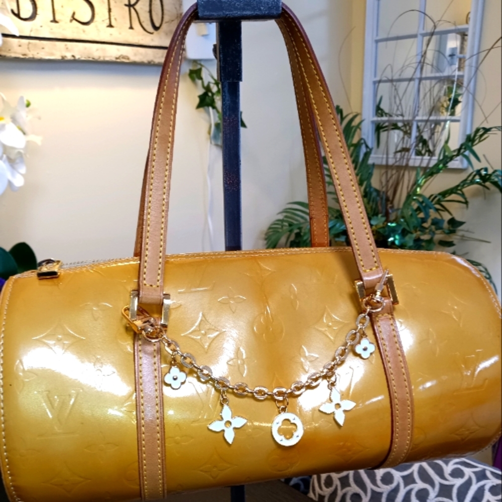 Authentic Louis Vuitton Vernis Bag